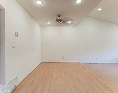 1523 E Windsor - Photo Thumbnail 5
