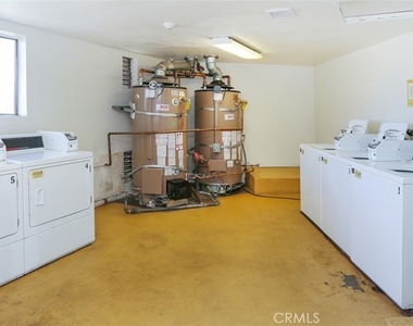 1523 E Windsor - Photo Thumbnail 43