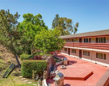 1523 E Windsor - Photo Thumbnail 2