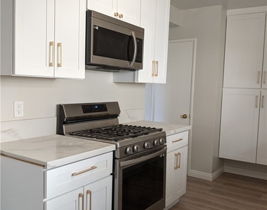 4515 Castle Lane - Photo Thumbnail 4