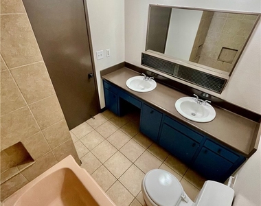 3961 Center - Photo Thumbnail 8