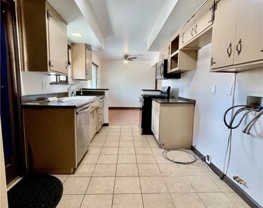 3961 Center - Photo Thumbnail 6