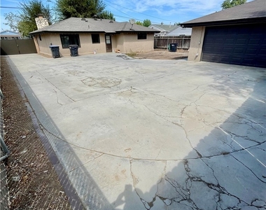 3961 Center - Photo Thumbnail 4
