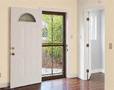 2533 Commodore Street - Photo Thumbnail 1