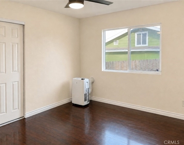 2533 Commodore Street - Photo Thumbnail 3