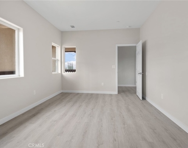 8411 Buckthorn - Photo Thumbnail 6