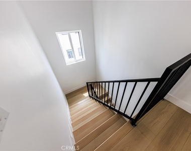 1015 S. Citrus Avenue - Photo Thumbnail 6