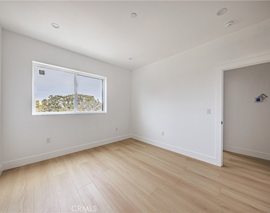 1015 S. Citrus Avenue - Photo Thumbnail 33