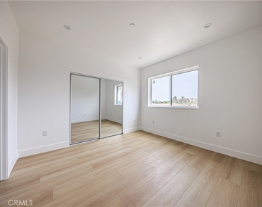 1015 S. Citrus Avenue - Photo Thumbnail 32