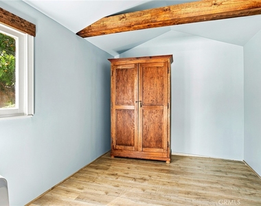 431 N Fairview Street - Photo Thumbnail 18