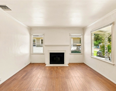 431 N Fairview Street - Photo Thumbnail 8