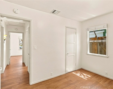 431 N Fairview Street - Photo Thumbnail 16