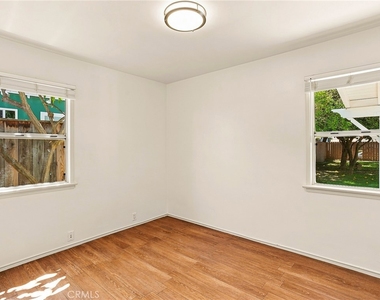 431 N Fairview Street - Photo Thumbnail 15