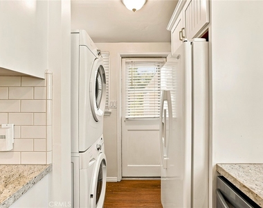 431 N Fairview Street - Photo Thumbnail 5