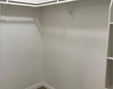 832 Padilla Street - Photo Thumbnail 8