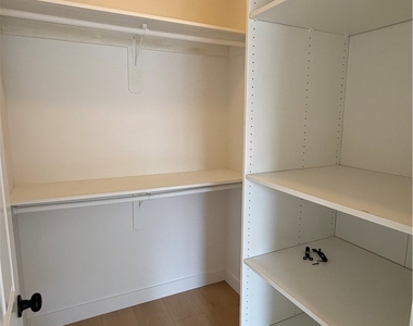 4223 Emerald Avenue - Photo Thumbnail 17