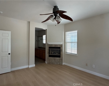4223 Emerald Avenue - Photo Thumbnail 9