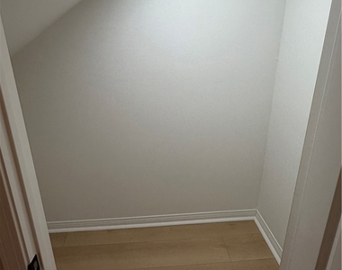 4223 Emerald Avenue - Photo Thumbnail 19