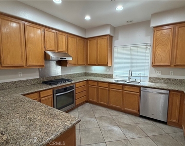 4223 Emerald Avenue - Photo Thumbnail 4