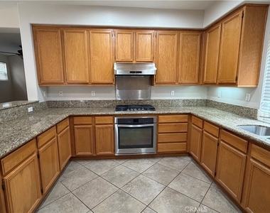 4223 Emerald Avenue - Photo Thumbnail 3