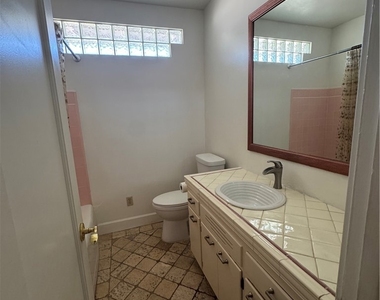 433 W Northridge Avenue - Photo Thumbnail 10