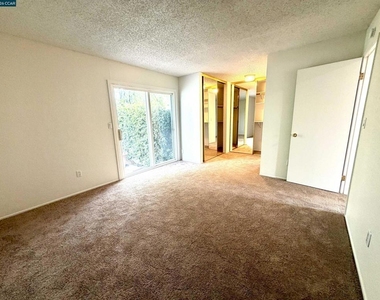2946 St Denis Dr - Photo Thumbnail 17