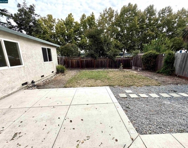2946 St Denis Dr - Photo Thumbnail 20