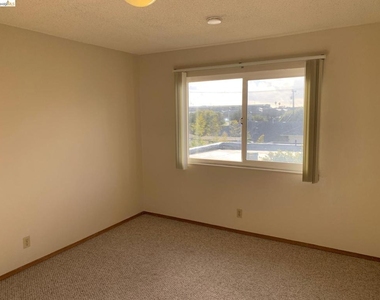 708 Solano Ave - Photo Thumbnail 10