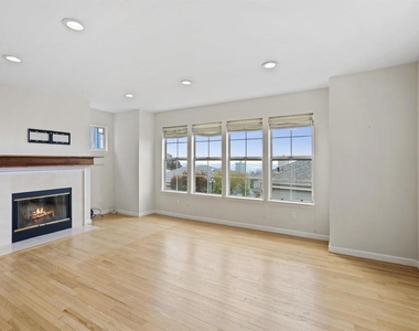 4354 Terrabella Way - Photo Thumbnail 6