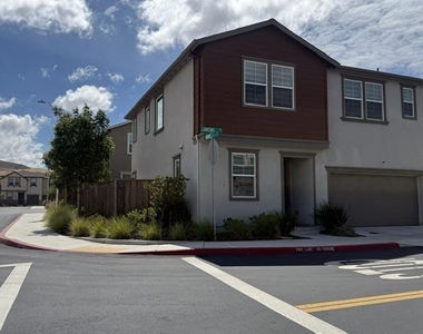 1500 Landing St - Photo Thumbnail 4