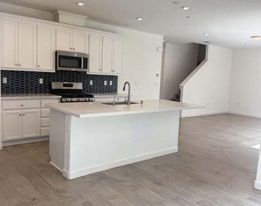 1500 Landing St - Photo Thumbnail 8
