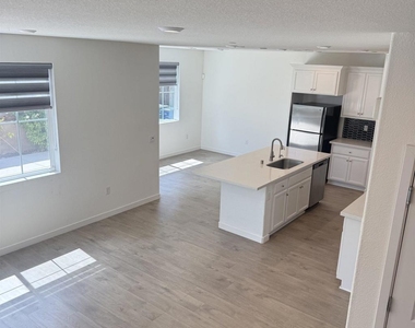1500 Landing St - Photo Thumbnail 6