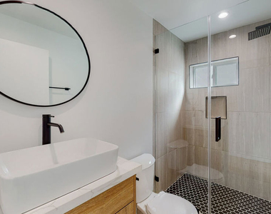 16010 Cantlay Street - Photo Thumbnail 14
