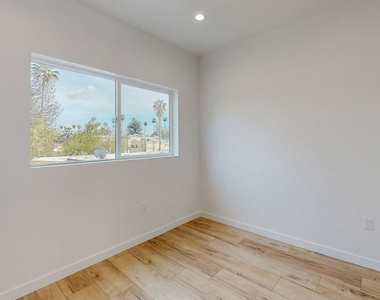 16010 Cantlay Street - Photo Thumbnail 17