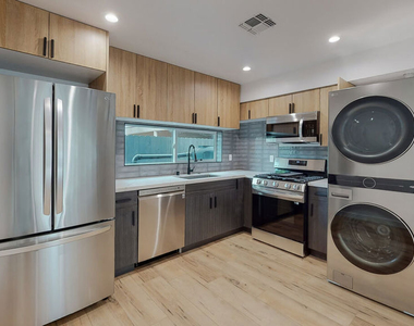 16010 Cantlay Street - Photo Thumbnail 4