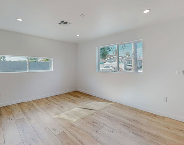 16010 Cantlay Street - Photo Thumbnail 7