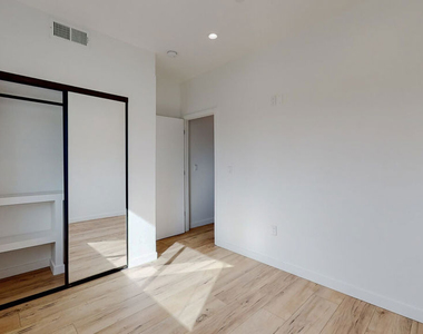 16010 Cantlay Street - Photo Thumbnail 25