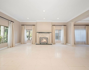 3836 Mound View Avenue - Photo Thumbnail 6