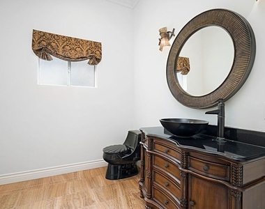 3836 Mound View Avenue - Photo Thumbnail 12