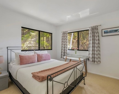 874 N Norman Place - Photo Thumbnail 41