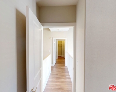 1041 Glendon Avenue - Photo Thumbnail 15