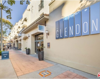 1041 Glendon Avenue - Photo Thumbnail 40