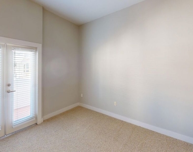 1041 Glendon Avenue - Photo Thumbnail 21