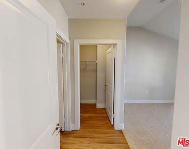 1041 Glendon Avenue - Photo Thumbnail 10