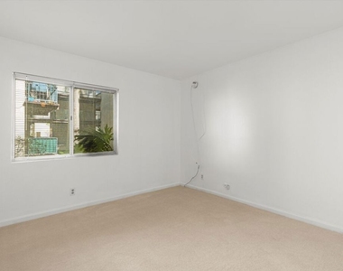 5460 White Oak Avenue - Photo Thumbnail 12