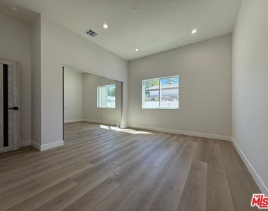 15830 1/2 Blackhawk Street - Photo Thumbnail 9