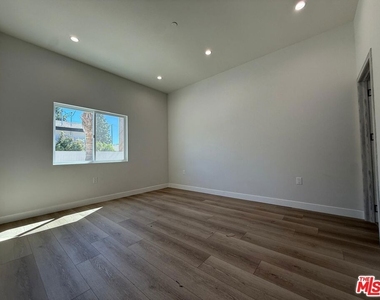 15830 1/2 Blackhawk Street - Photo Thumbnail 14