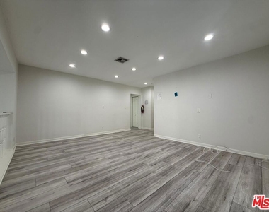 15830 Blackhawk Street - Photo Thumbnail 7