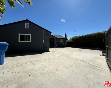 15830 Blackhawk Street - Photo Thumbnail 27