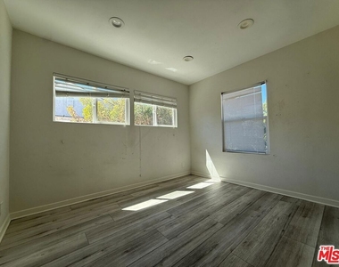 15830 Blackhawk Street - Photo Thumbnail 22